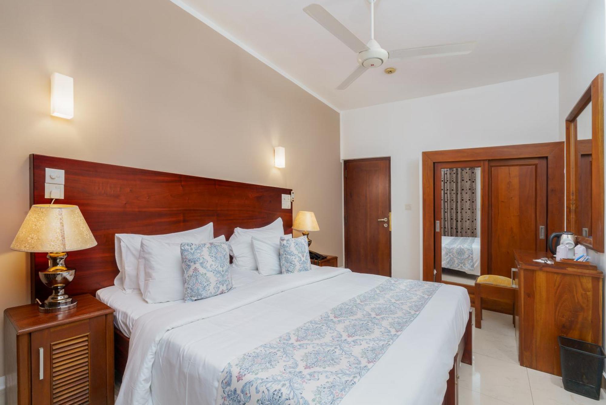 Hotel Travellers Nest Κάντι Εξωτερικό φωτογραφία