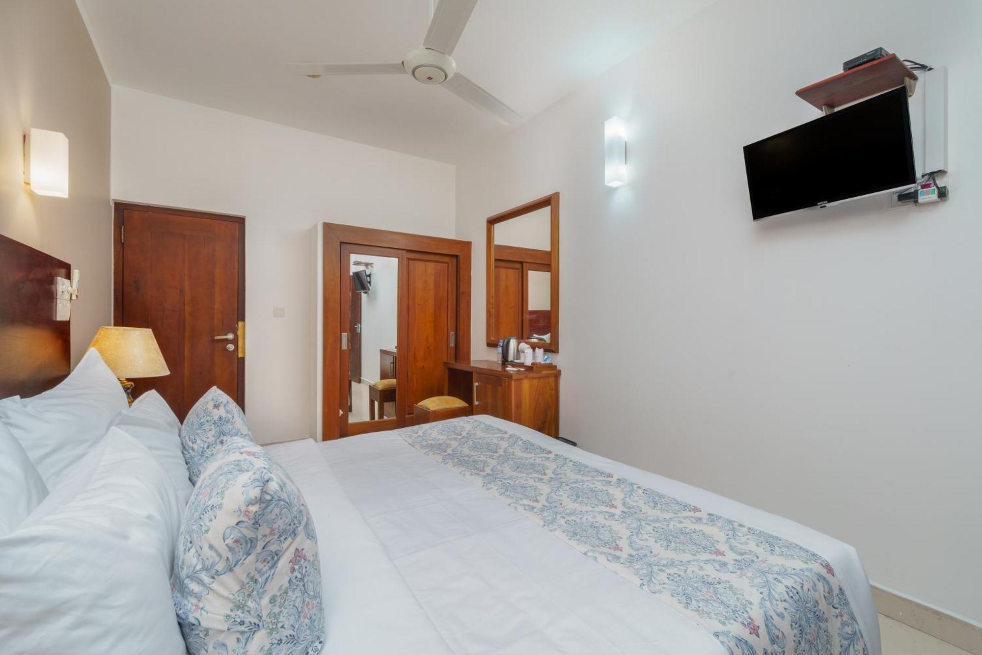 Hotel Travellers Nest Κάντι Εξωτερικό φωτογραφία